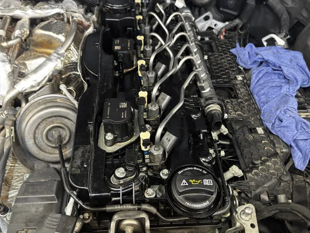 Common-rail dízelmotor javítása a dKRAFT Mercedes szerviz műhelyében